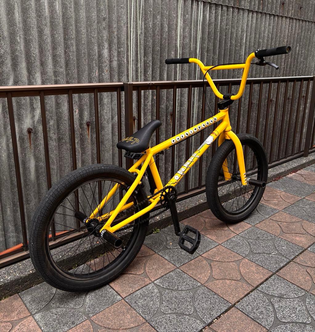 BMX ストリート　競技用　日本に一台　海外コラボ　　　手　40000円