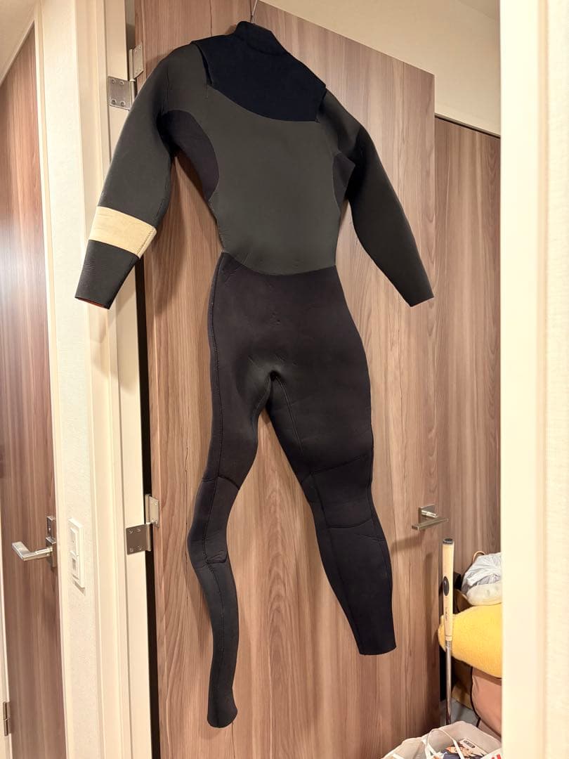 セミドライウエットスーツ