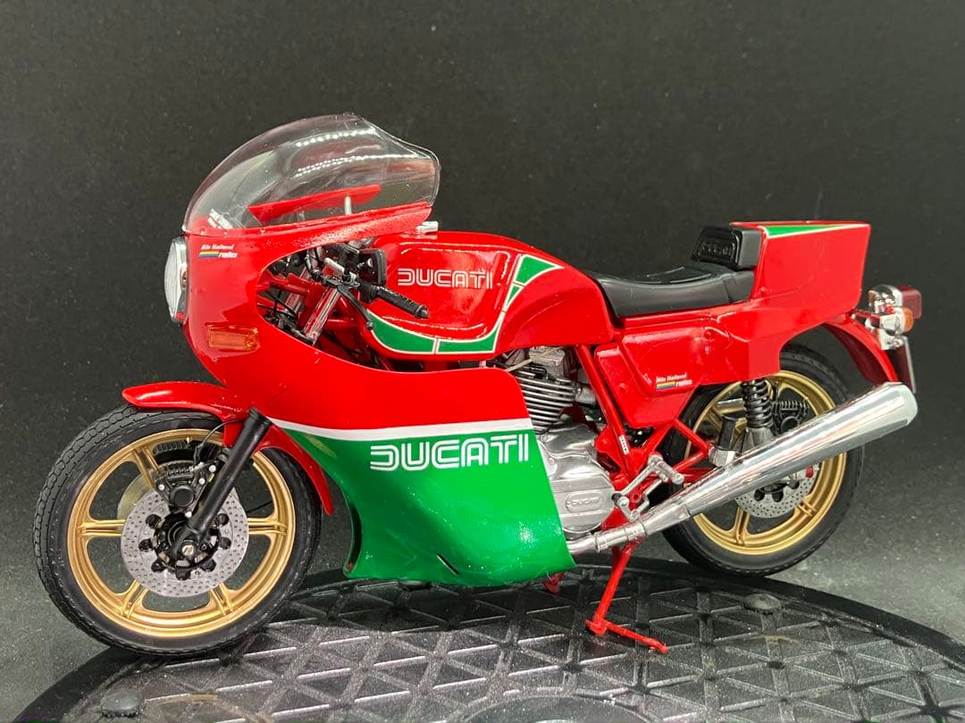 プラモデル完成品DUCATI 900SS &マイクヘイルウッドレプリカ2台セット