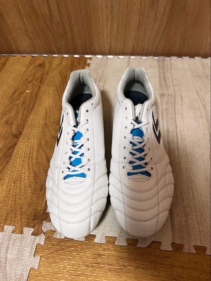hummel サッカーシューズ ホワイト