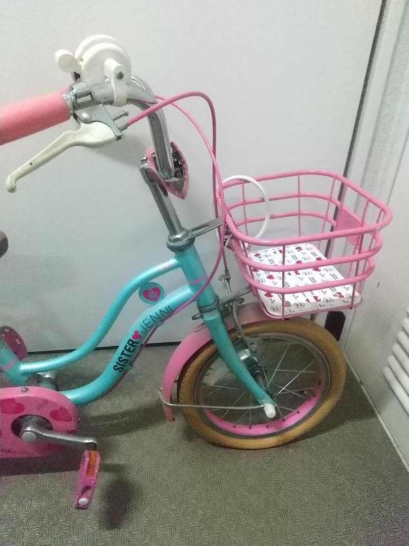 子供用自転車 水色とピンク 前カゴ付き
