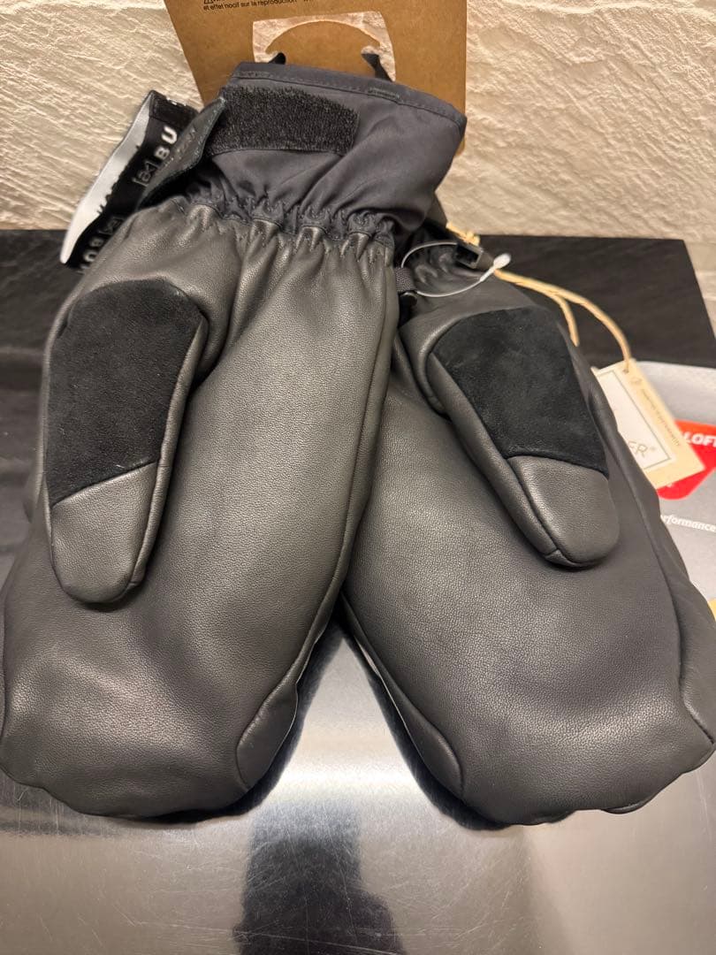 Burton AK Windstopper Oven Mitten L ブラック