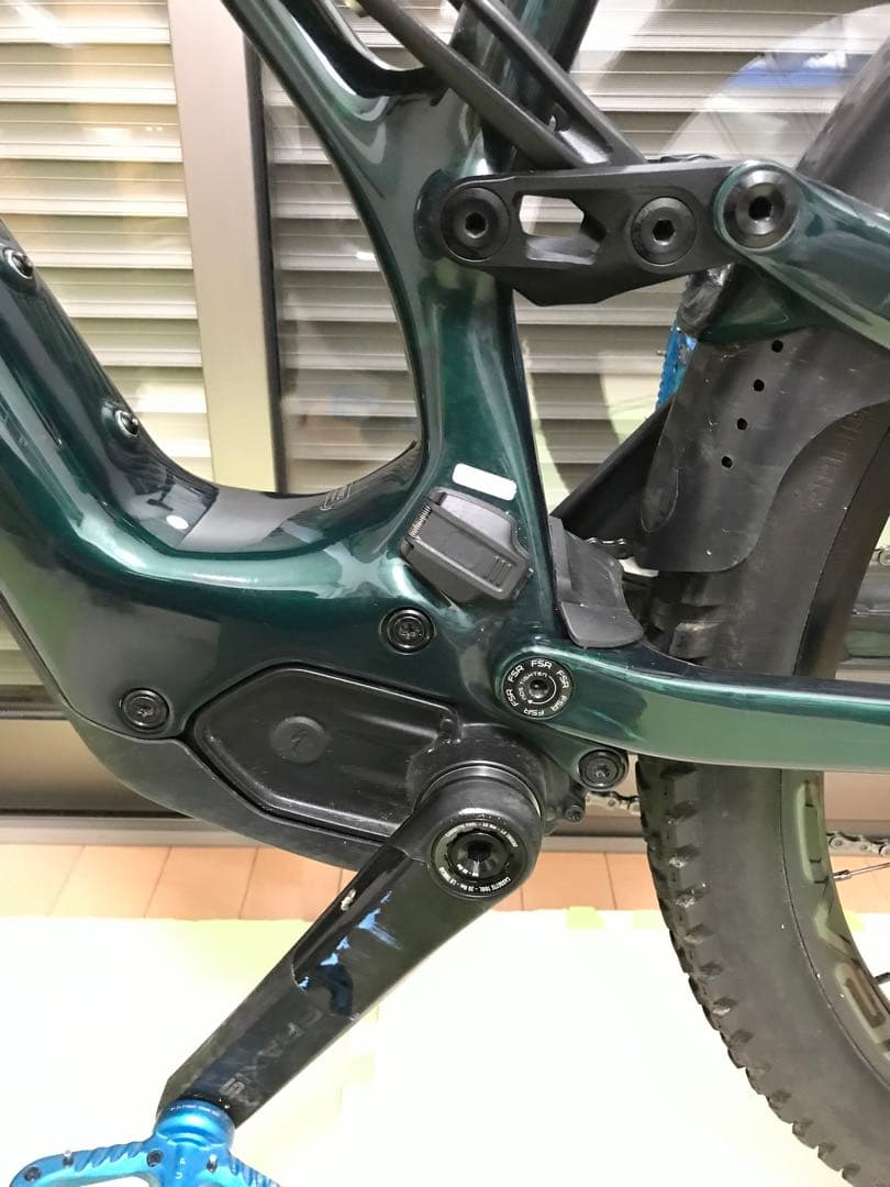 確認用Levo SL Comp Carbon Size S Tint Green