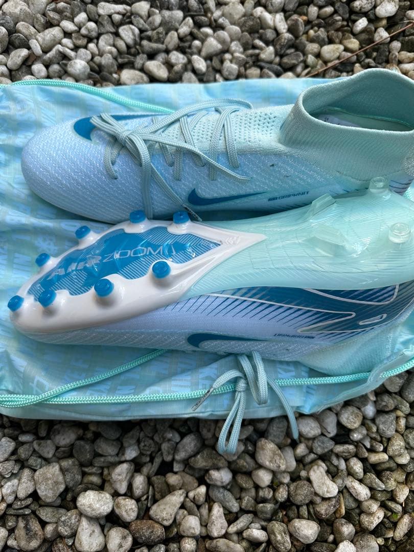 Nike サッカーシューズ ハイカット　ライトブルー
