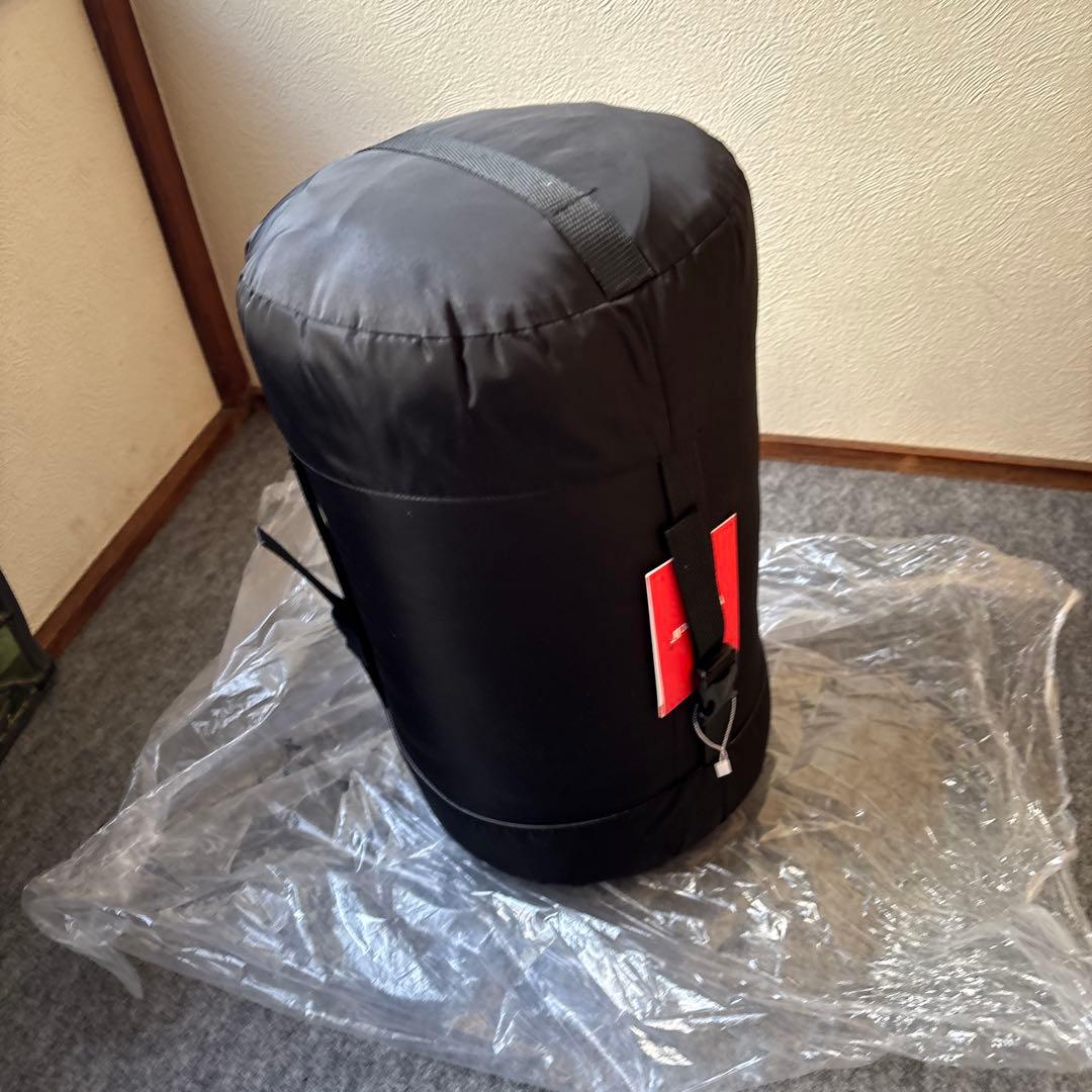ICE- 1000 寝袋 新品未使用　防災野外キャンプ