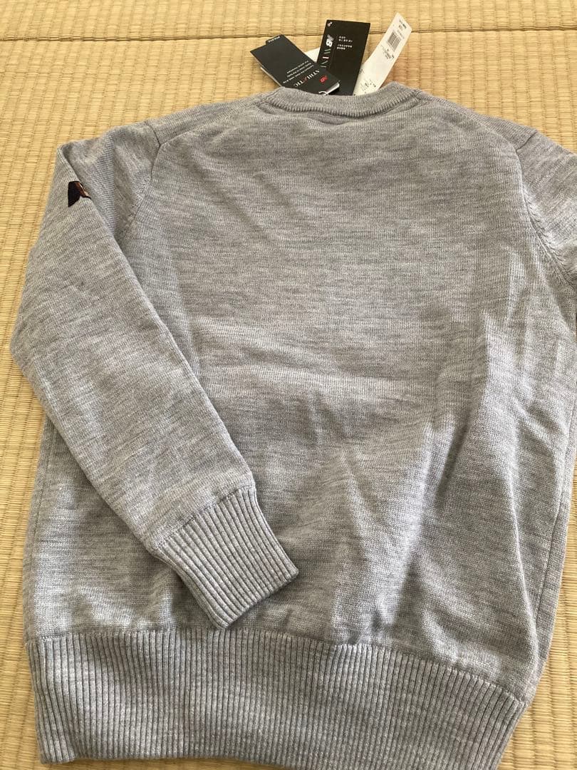 【値下げ】New Balance撥水 クルーネックニット 防⾵ストレッチ総裏仕様