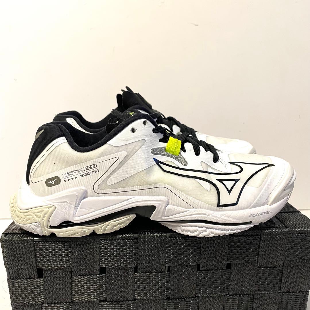 MIZUNO◾️ミズノ◾️バレーボールシューズ ◾️ウエーブライトニングZ8◾️23.5