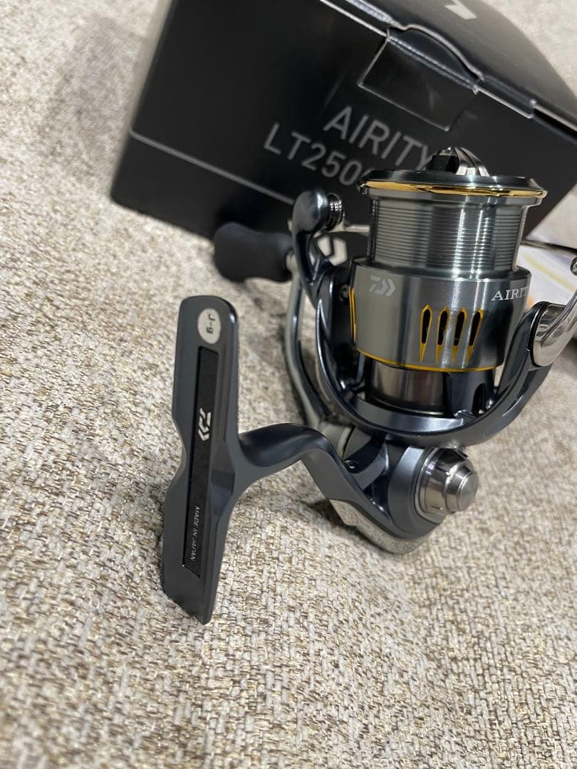 カサゴDAIWA 23エアリティ LT 2500S XH