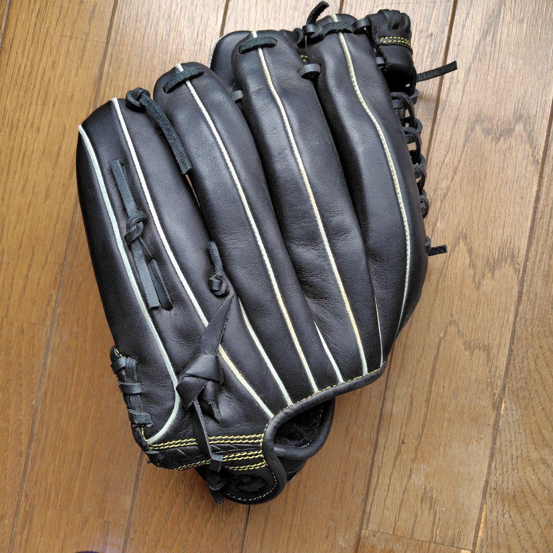Mizuno ソフトボール用グローブとスパイク、グローブオイル付き