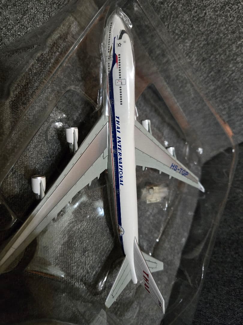ドラゴンウィングス 1/400 B747-400 タイ レトロ塗装 HS-TGP