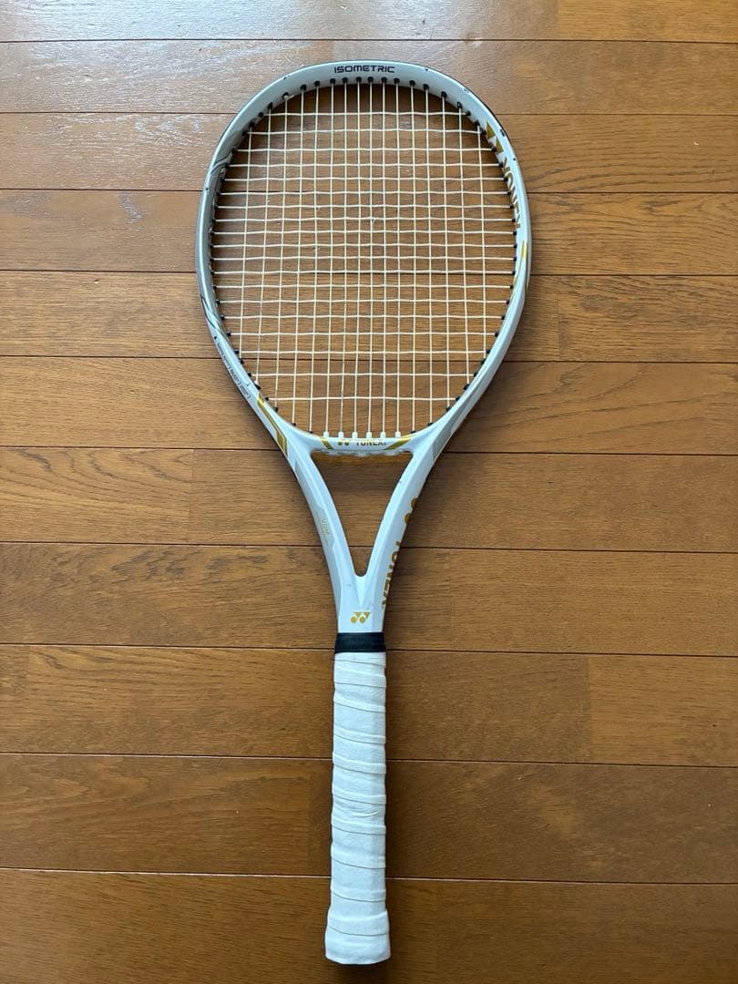 YONEX ezone100Ｌ G2 ホワイト/ゴールド 大阪なおみモデル