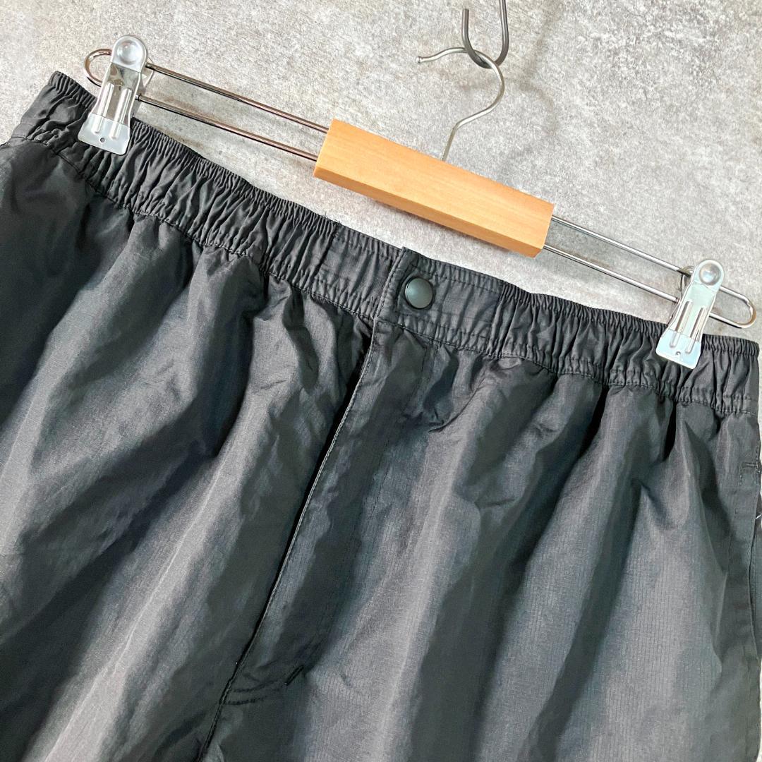 NIKE　ハーフパンツ　ブラック　ロゴ　ジップアップ　ポリエステル　フィットネス