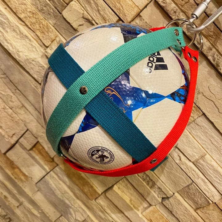 ハンドメイド ボールホルダー サッカーボール入れ 収納 上部リング使用