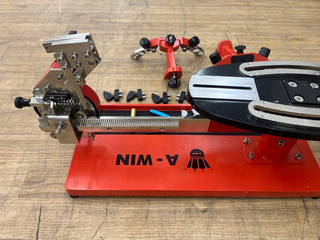 A-WIN 卓上型ガット張り機（型番：AW-430 と推定されます）