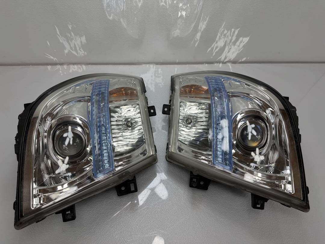 エルグランド E51中期 後期ヘッドライトHID KOITO 100-24852
