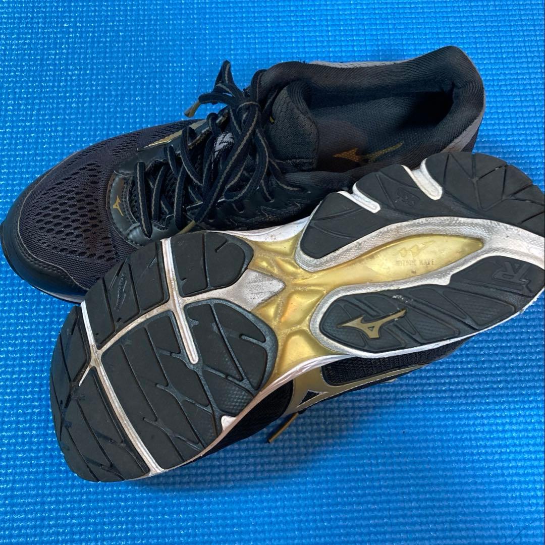 Mizuno ウェーブライダー21　27.0cm