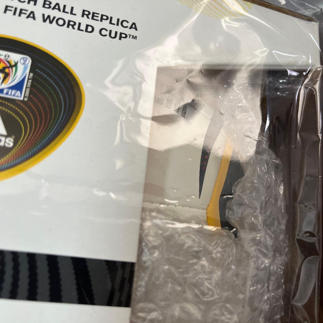 adidas サッカーW杯記念ボール ヒストリカルマッチボール　ミニボール