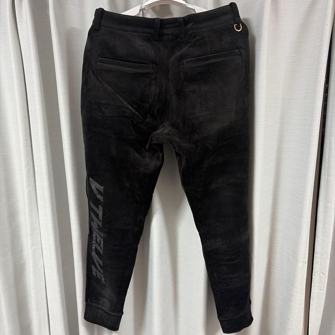 VTWELVE ブラックパンツ ベロア生地