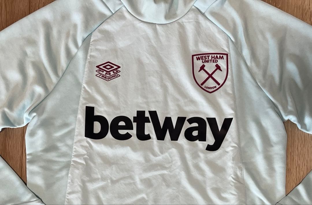 UMBRO ウエストハム　ドリルトップ　サッカー　ジャージ　新品