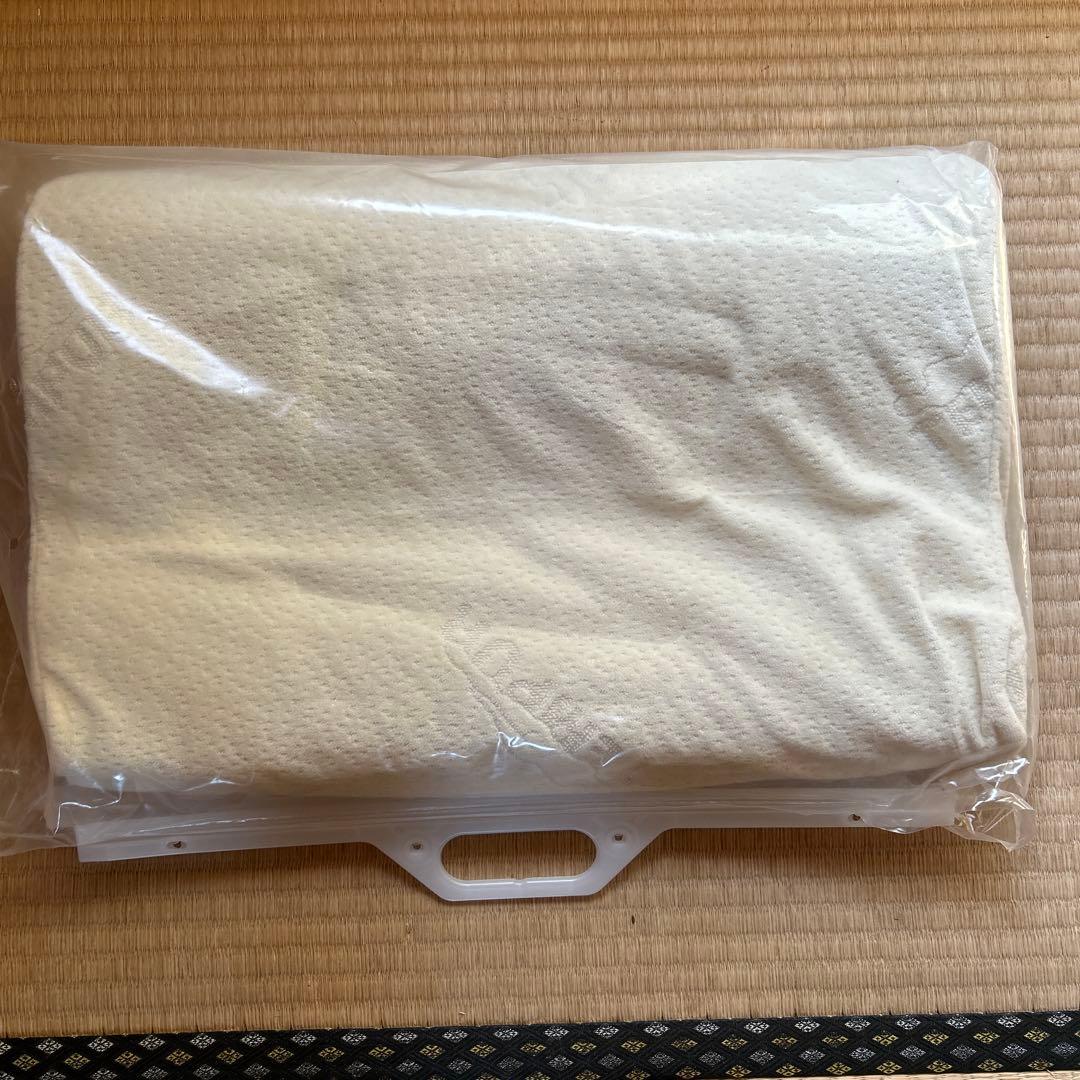 未使用　TEMPUR Original 体位変換枕M 低反発枕
