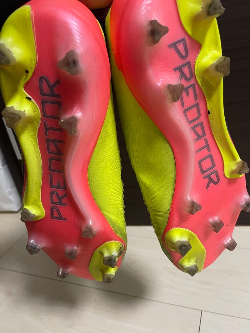 adidas Predator サッカーシューズ
