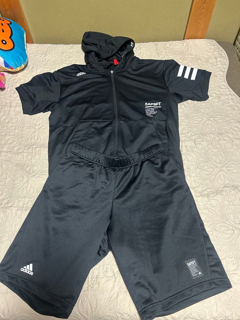 adidas フード付きジャージ上下セット ブラック　美品　xo o 野球