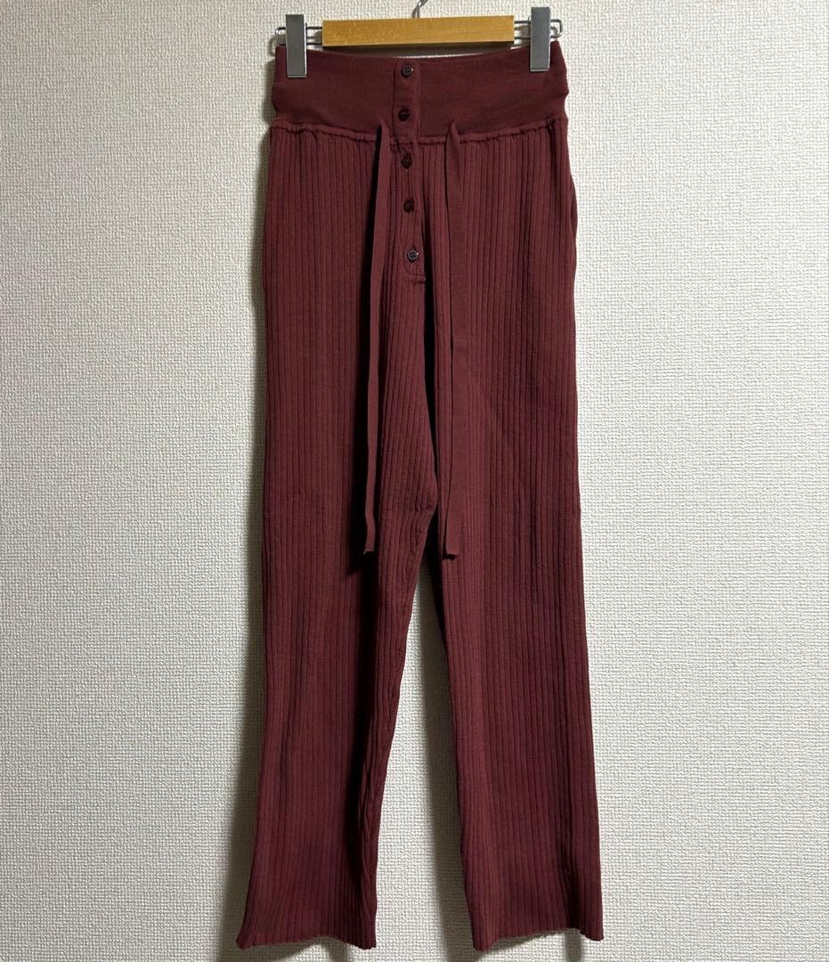 emmi yoga ウォッシャブル　吸水速乾　UVカット　リブニットパンツ