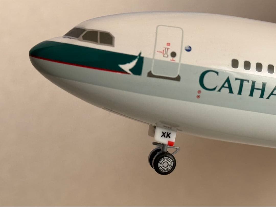 キャセイパシフィック航空A340-300 飛行機模型