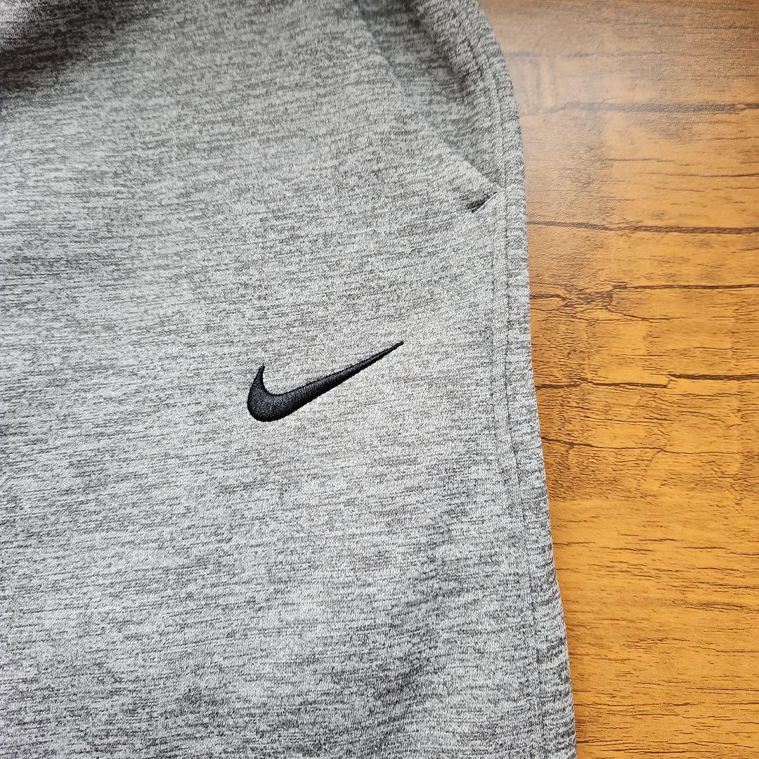 タグ付き未使用 NIKE Therma-FIT テーパード トレーニングパンツ