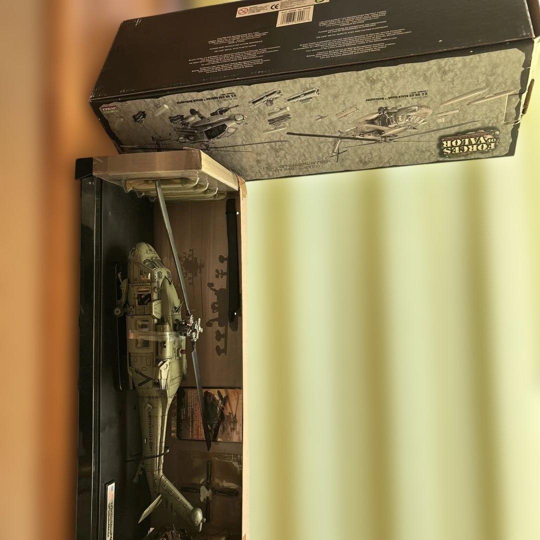 アメリカ陸軍UH-60 ブラックホーク　1/72 スケールモデル