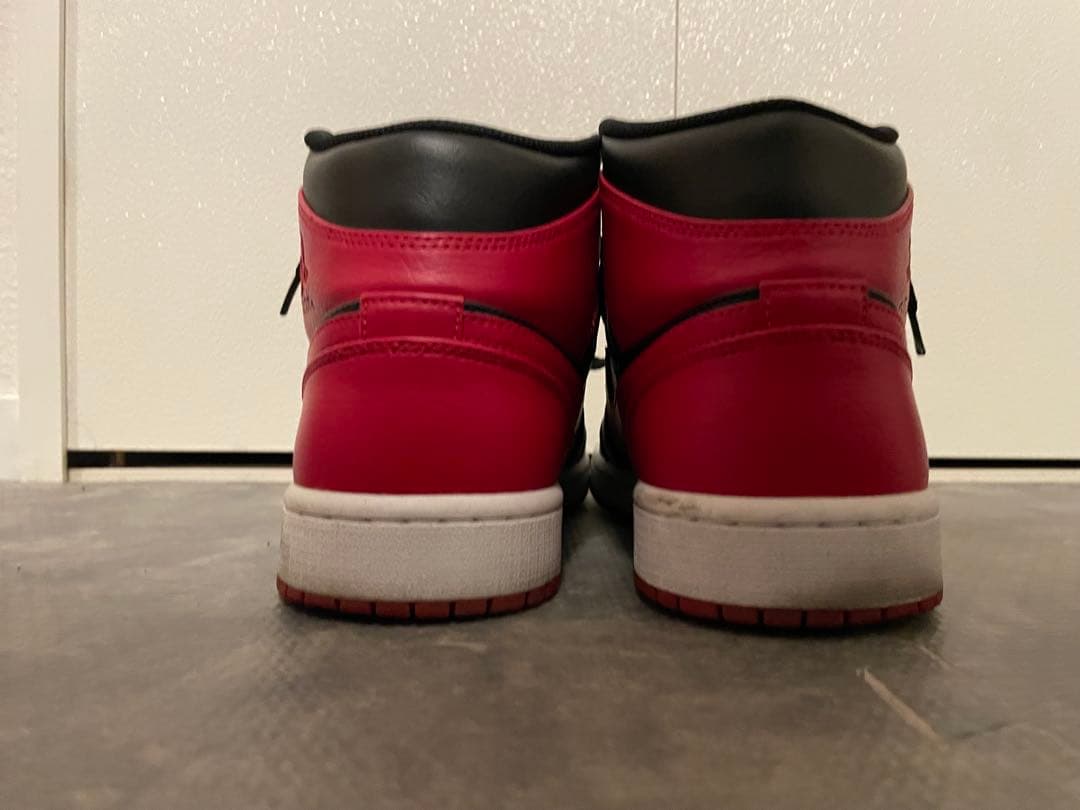 Nike Air Jordan 1 赤黒 ハイカットシューズ