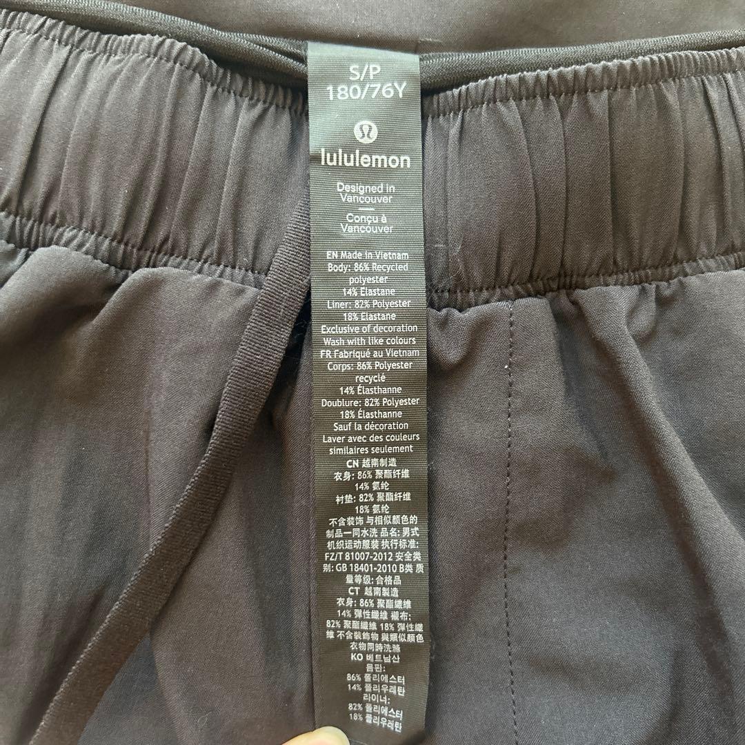 【未使用】lululemon ブラック ショートパンツ S/P 180/76Y