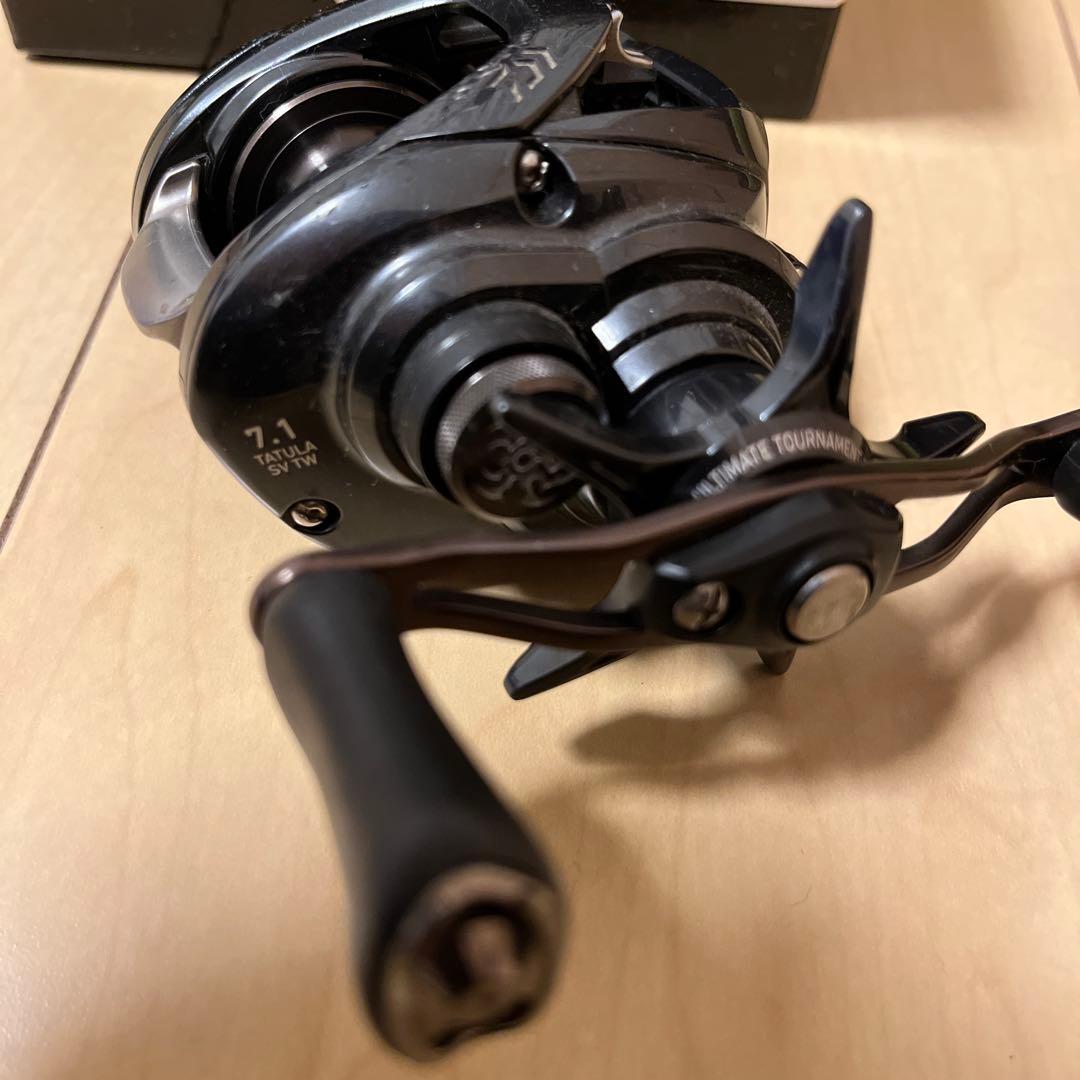 Daiwa 20 タトゥーラ SVTW 103SH 右ハンドル ギア比 7.1