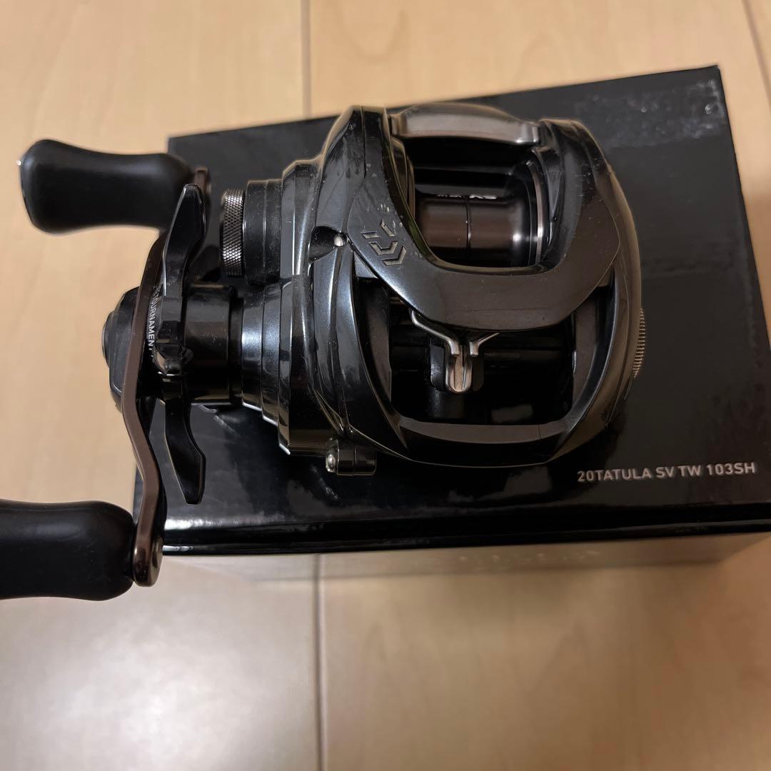 Daiwa 20 タトゥーラ SVTW 103SH 右ハンドル ギア比 7.1