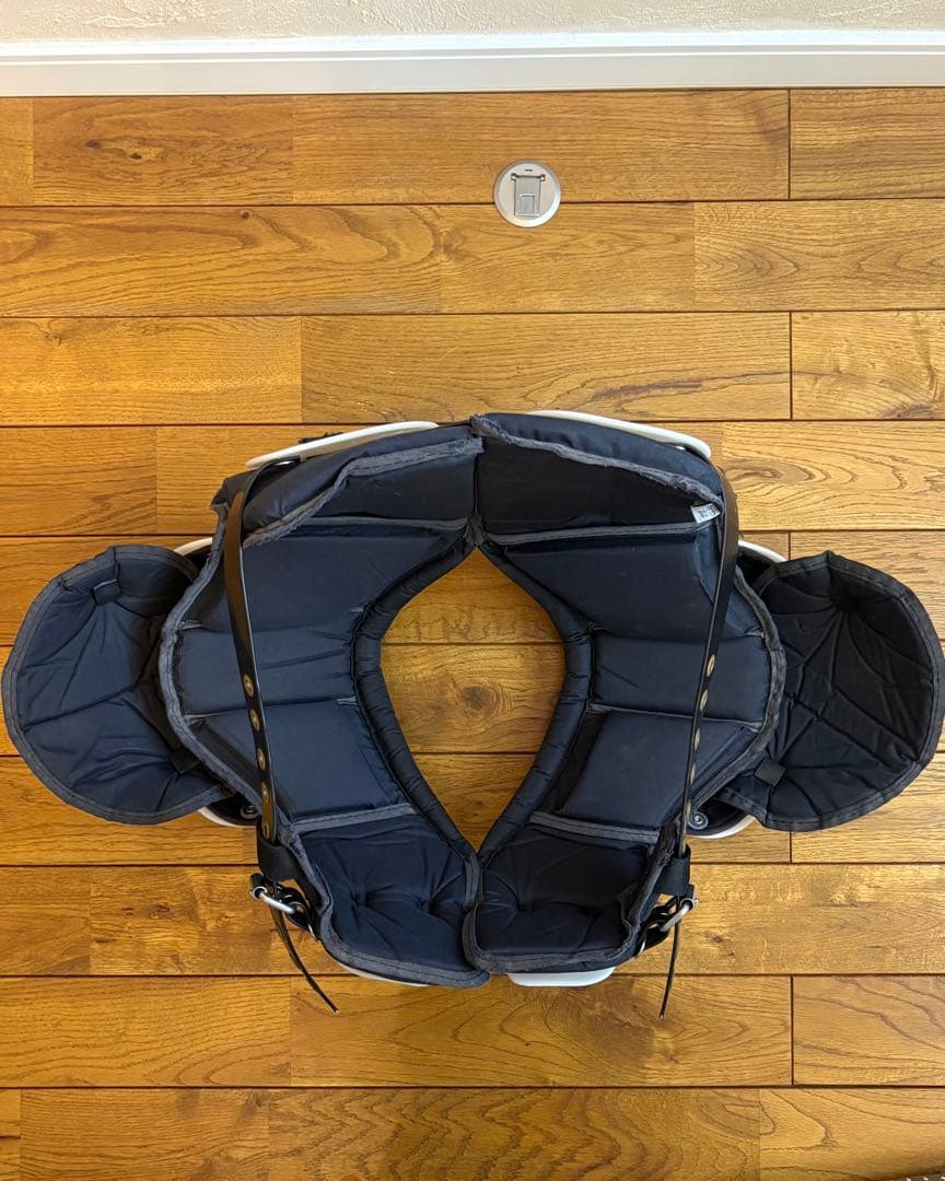 アメフト　DOUGLAS small ショルダーパッド ダグラス　防具