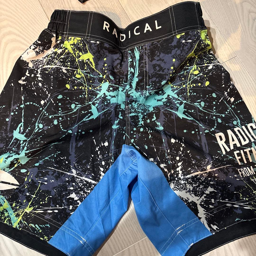 本日限定値下げ【美品】RADICALFITNESS タンクトップ＆ショートパンツ