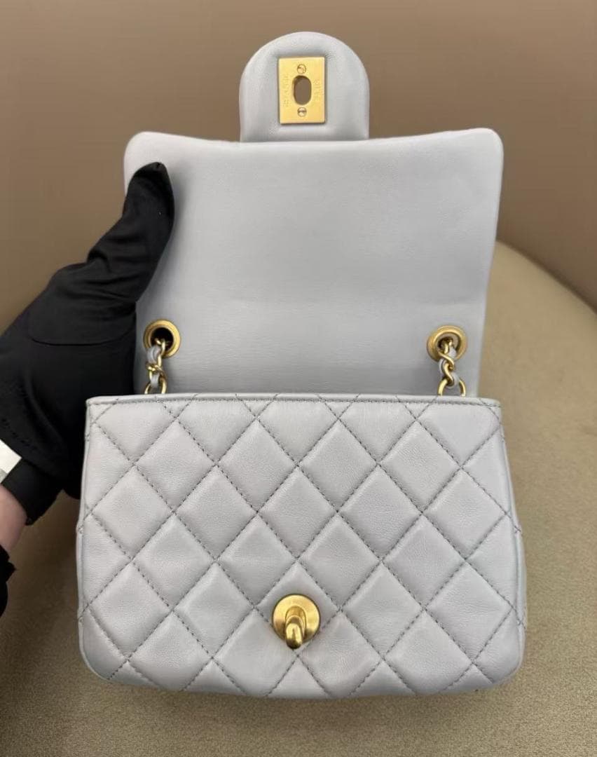 極美品 ~~~CHANEL ミニショルダーバッグ
