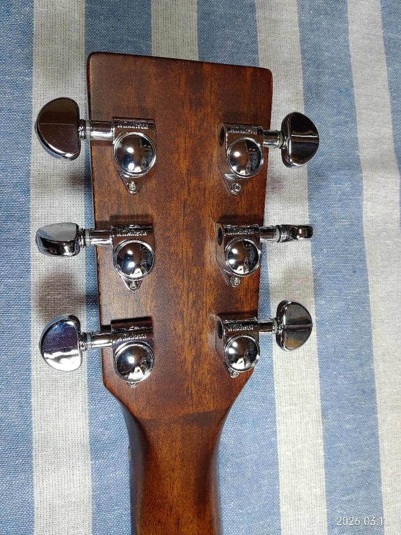 S YAIRIのOOOサイズのアコースティックギターYF-05/Nまずまず美品。