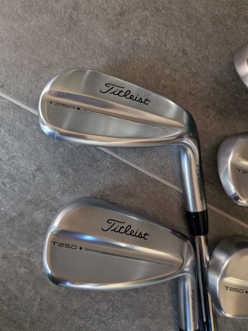 ●超美品　日本仕様●タイトリストT250ローンチスペック アイアンセット 5本