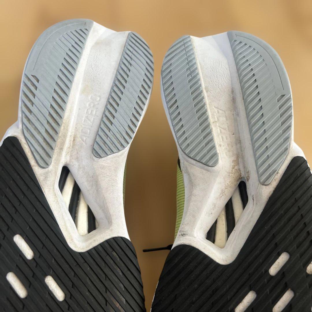 28CM。ADIZERO BOSTON 12 ランニングシューズ 蛍光イエロー