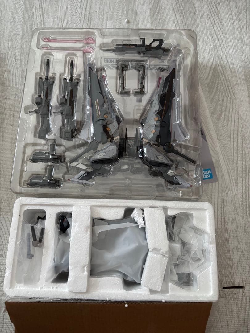 メタルビルド　ストライクノワールガンダム