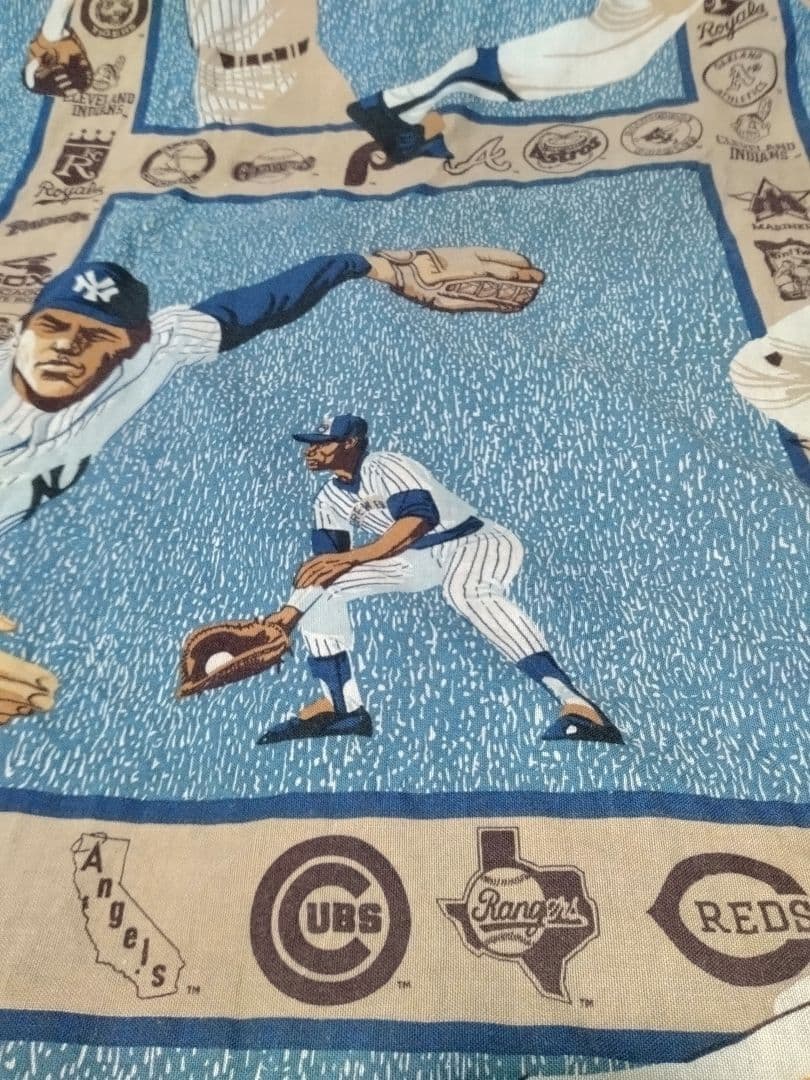 MLBチームロゴ　プリント生地　マルチカバー　ビンテージ　80s
