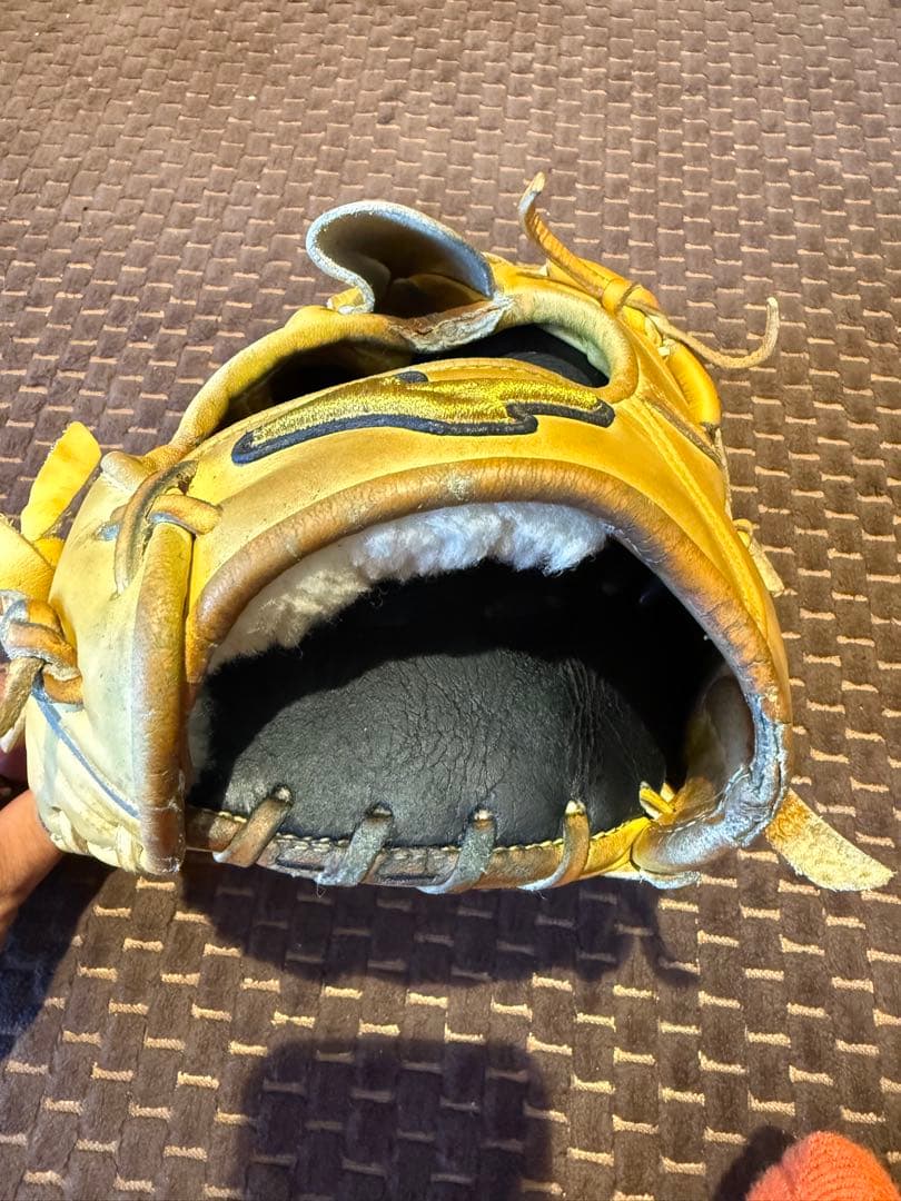 ミズノプロ　投手用グローブ