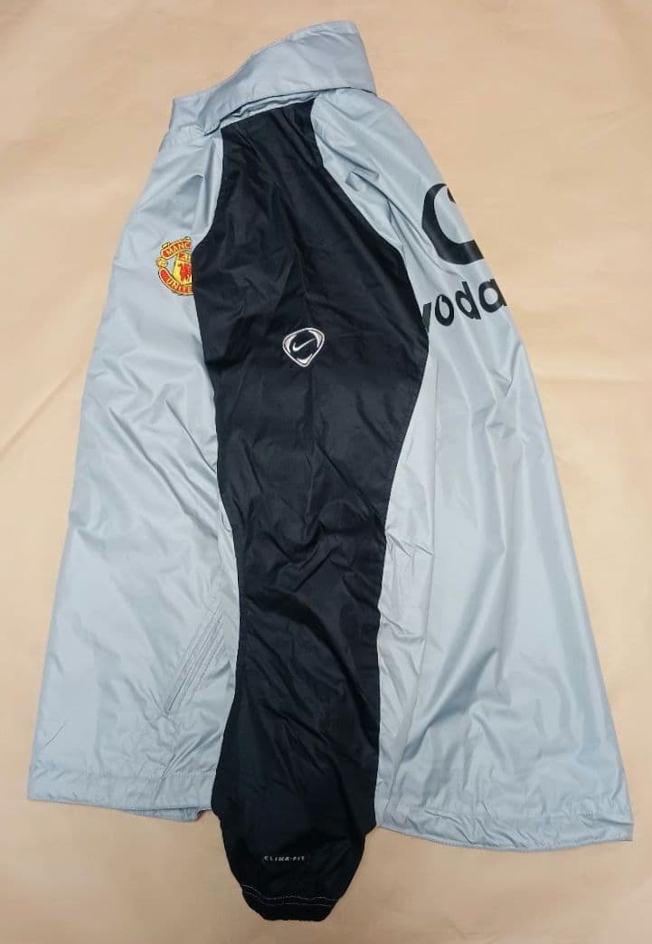 Nike Manchester UnitedナイロンジャケットＭサイズ