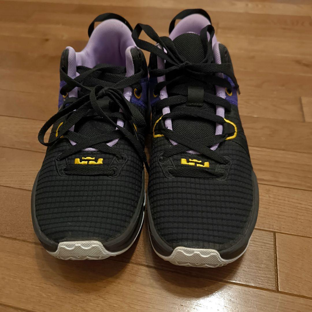 美品　NIKE ナイキ　LeBron　レブロン 25.5 cm