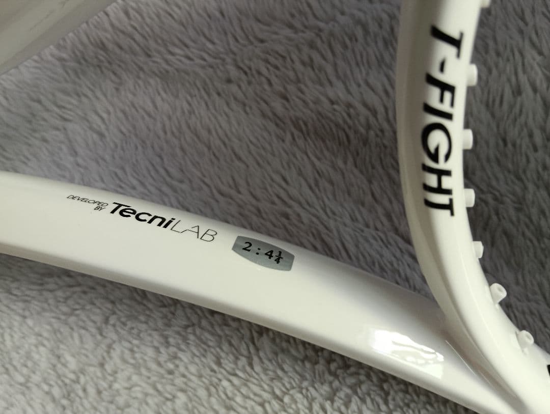 新品未使用Tecnifibreテクニファイバー T-FIGHT300