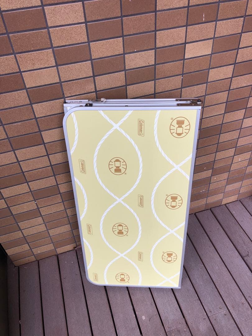 コールマン スリム三つ折りBBQテーブル 中央収納付き