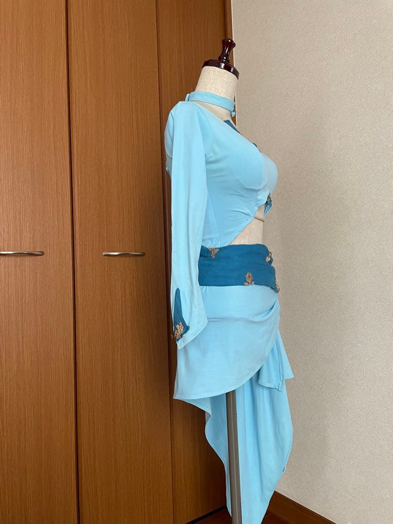 ラテンドレス　ブルー