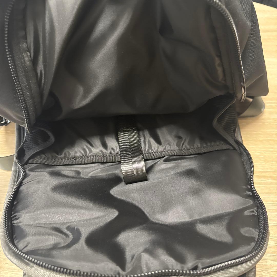 【美品】DIESEL ブラック リュックサック