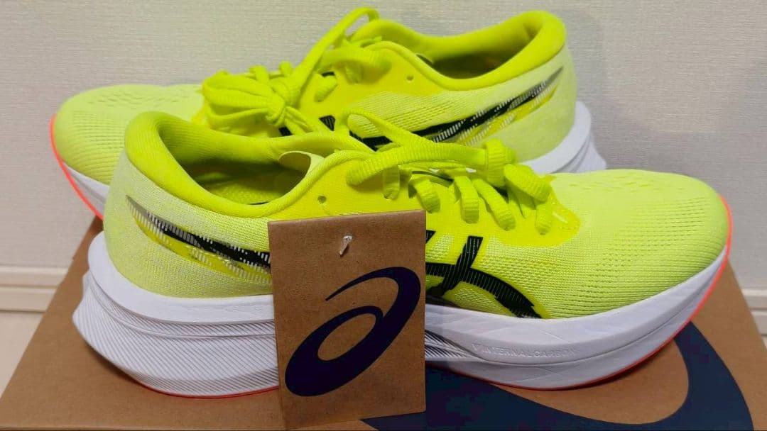 新品　アシックス　マジックスピード4　ランニングシューズ　24cm　イエロー